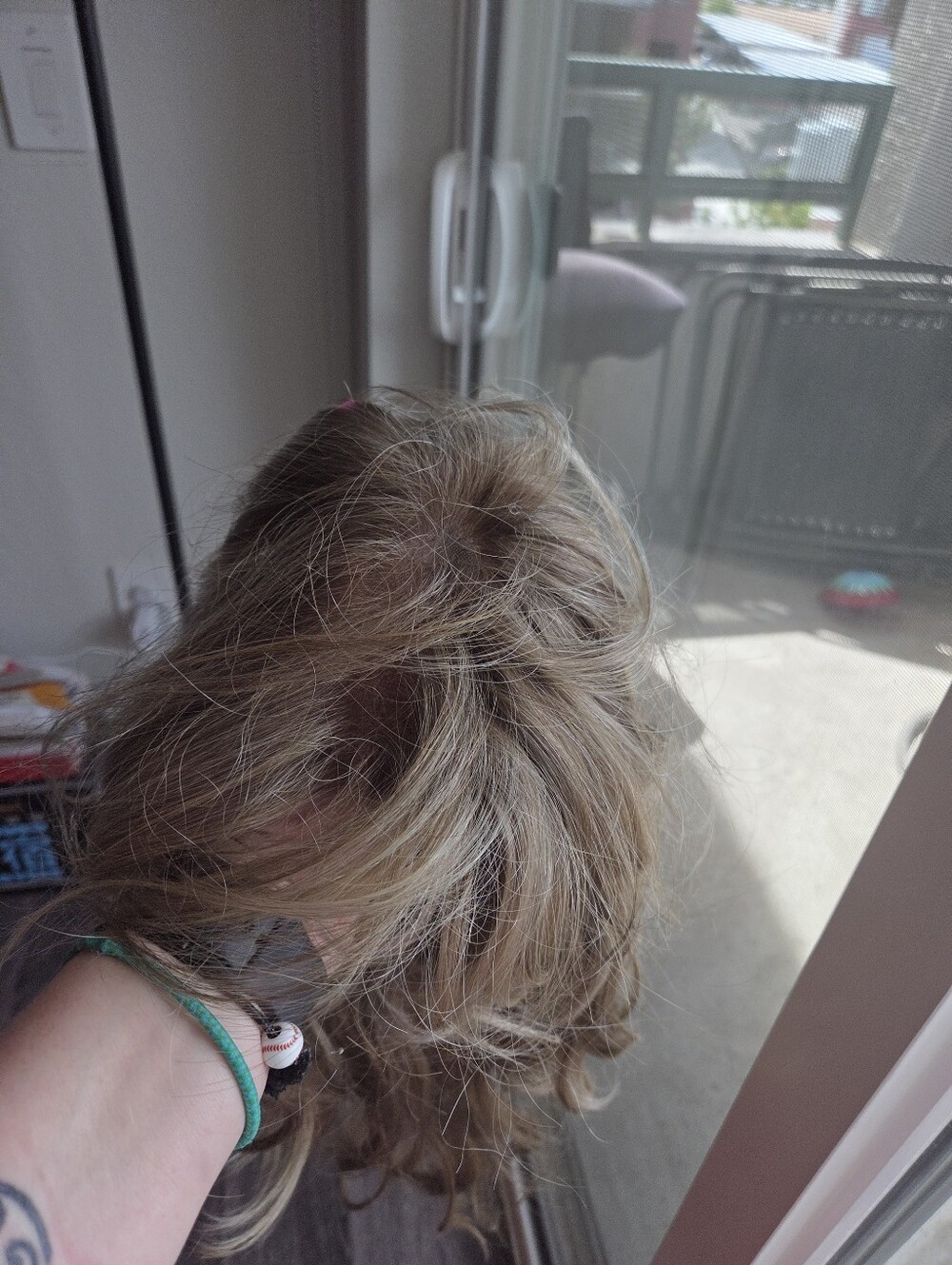 Jon Reanau Light Blonde Lace Front Wig. - Picture 13 of 16